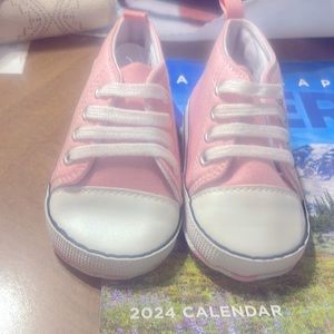 Infant converse all star sneakers size 3 pink